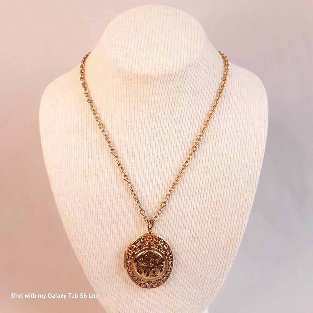 💎Filagree Scroll Locket Necklace And Gold Tone Textured Cable Chain